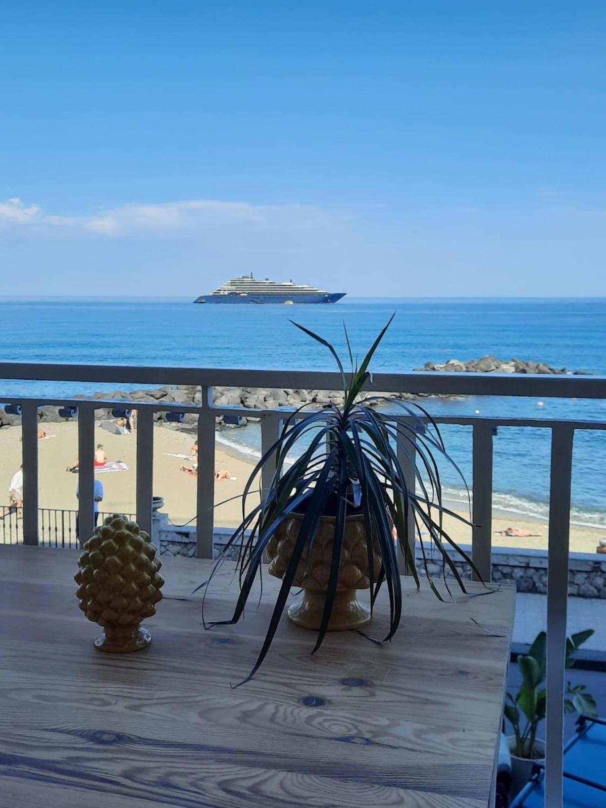Arcadia Golden Bay Lägenhet Giardini Naxos Exteriör bild
