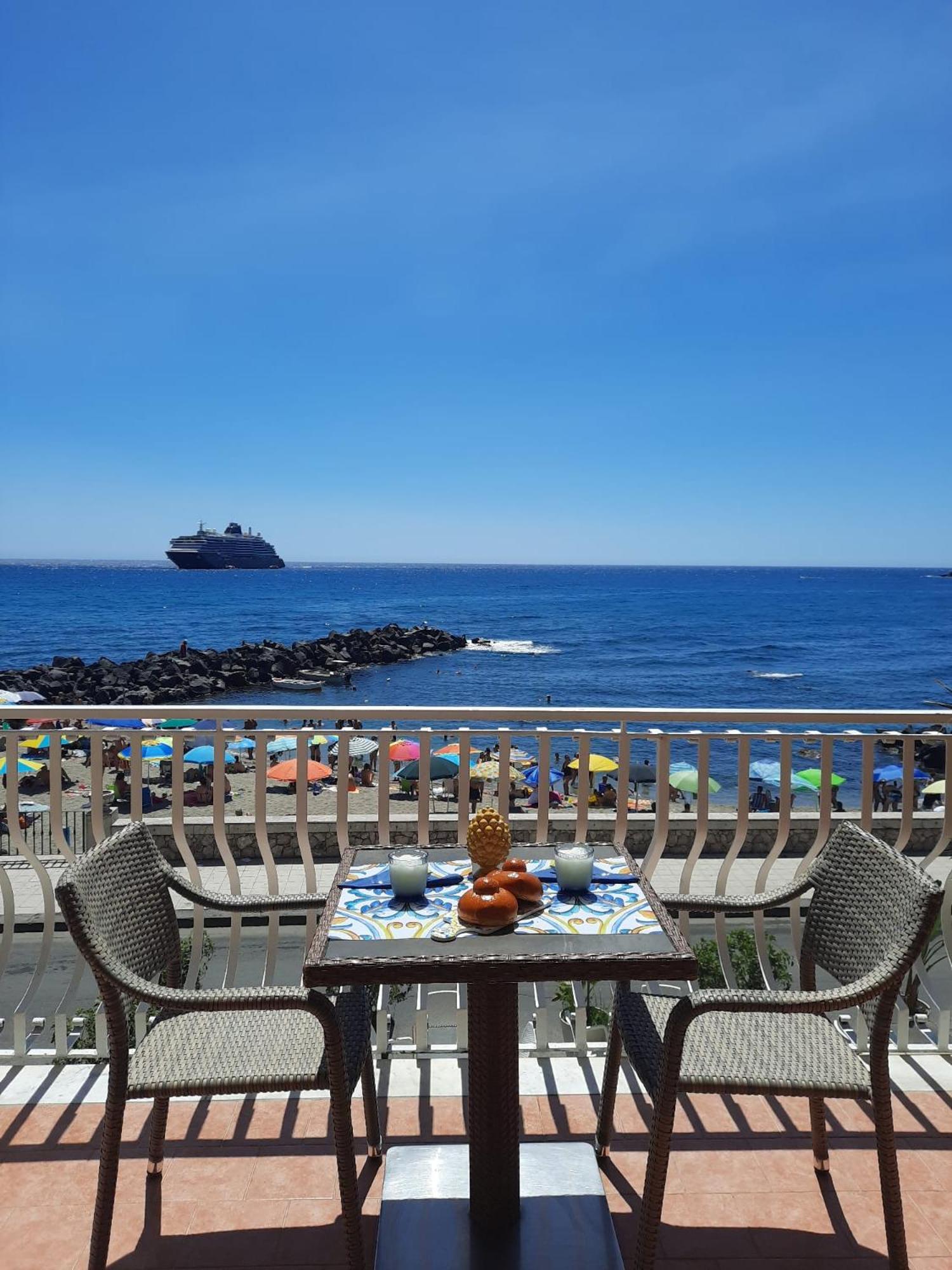 Arcadia Golden Bay Lägenhet Giardini Naxos Exteriör bild