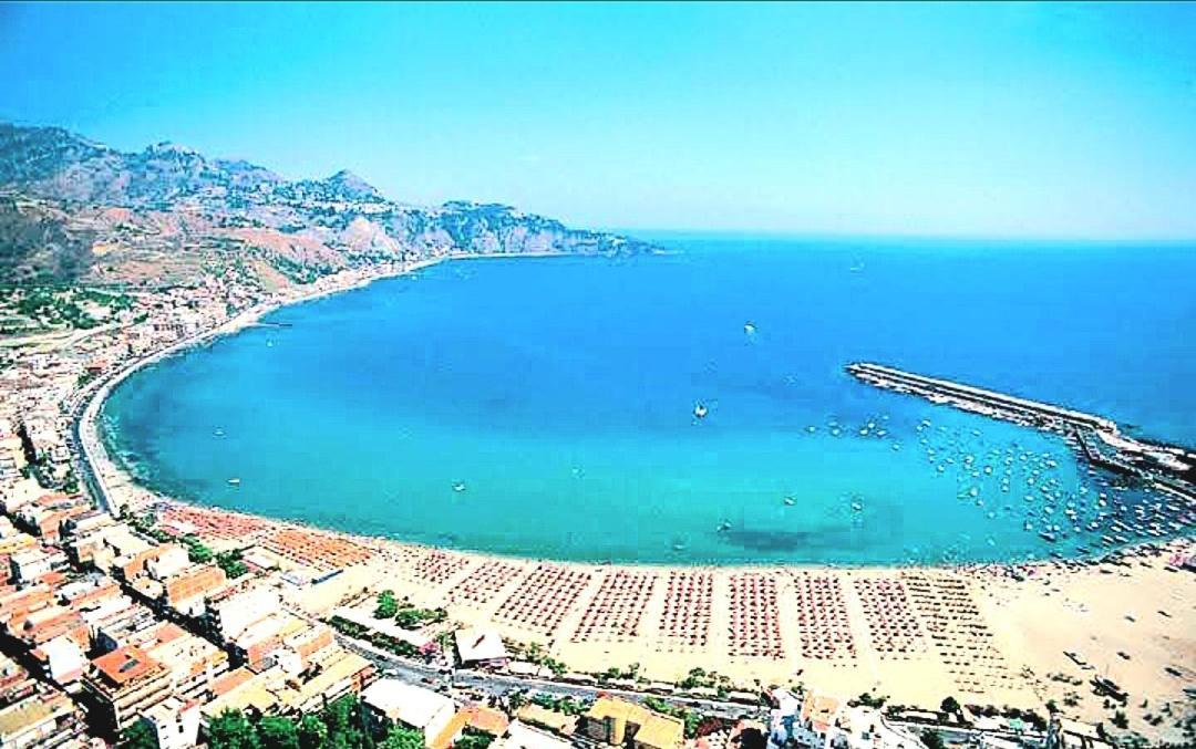 Arcadia Golden Bay Lägenhet Giardini Naxos Exteriör bild