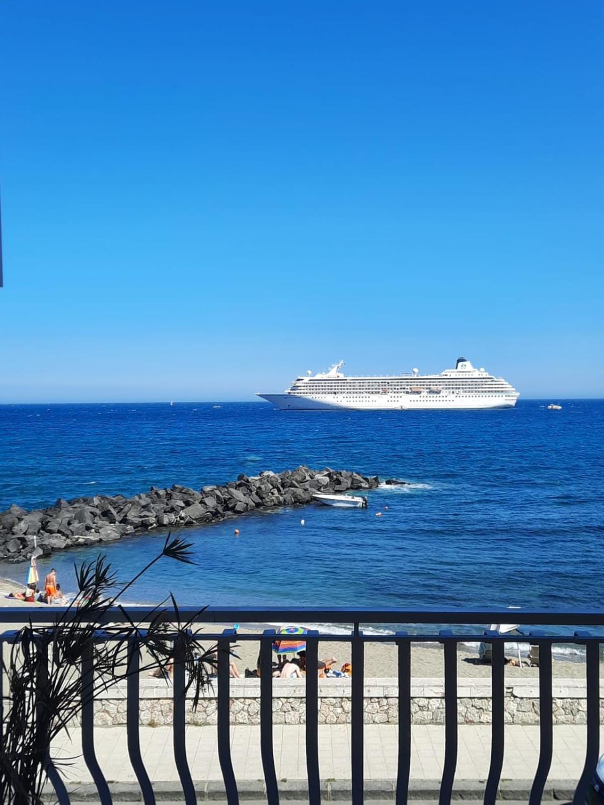 Arcadia Golden Bay Lägenhet Giardini Naxos Exteriör bild