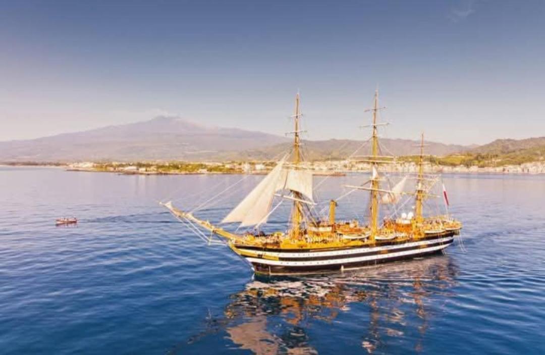 Arcadia Golden Bay Lägenhet Giardini Naxos Exteriör bild