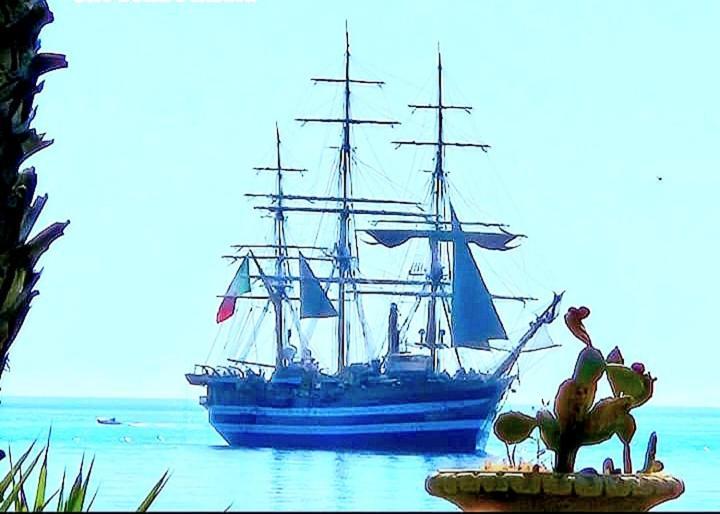 Arcadia Golden Bay Lägenhet Giardini Naxos Exteriör bild